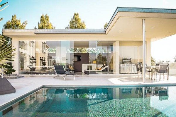 Quels sont les critères à prendre en compte pour réaliser un investissement rentable dans l'immobilier de luxe à Toulouse ?