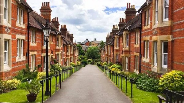 Placer dans l'immobilier au Royaume-Uni : les pièges à éviter